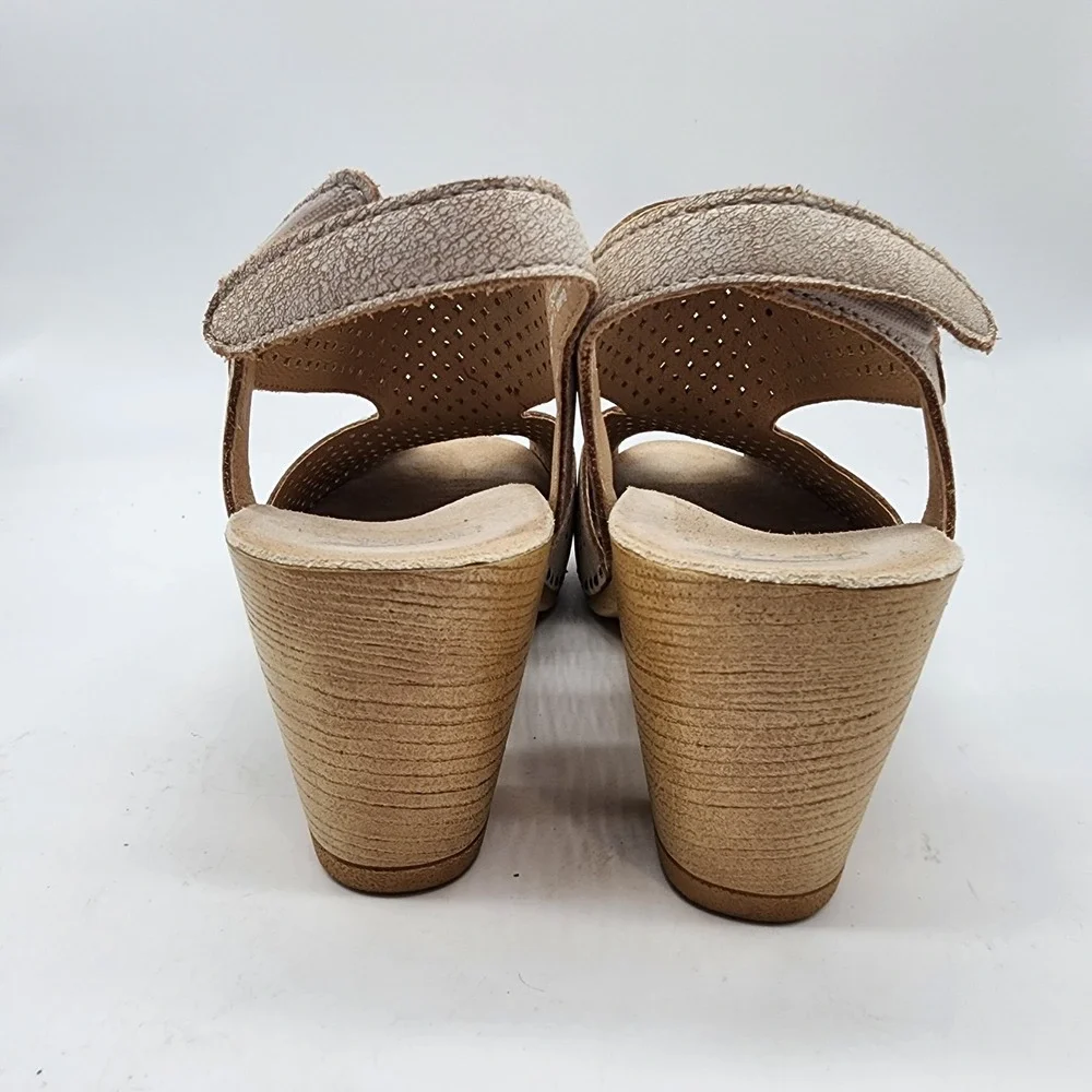 Dansko Teagan Sandals Women's 41 US 10.5-11 Tan Perforated Leather Wedge Clogs